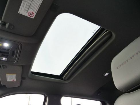 Used 2021 GMC Sierra 3500 Denali w/ Denali Ultimate Package image 9