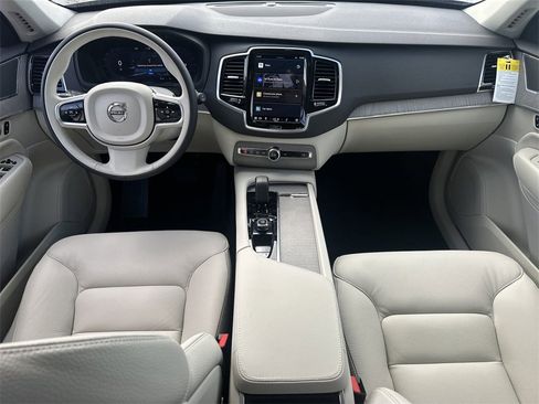 New 2025 Volvo XC90 B6 Plus w/ Protection Package Premier image 15