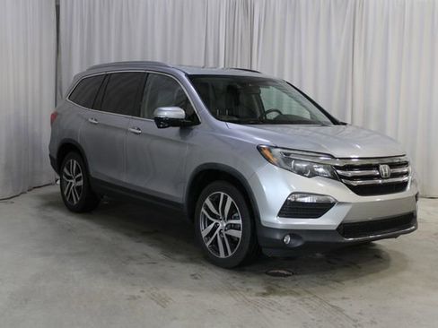 Used 2017 Honda Pilot Touring image 30