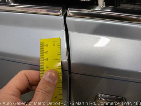 Used 1986 Lincoln Town Car image 28