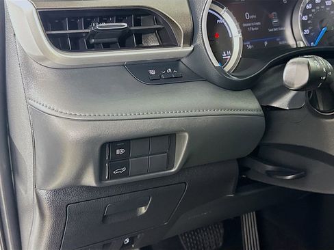 Used 2023 Toyota Highlander XLE AWD/4WD image 15