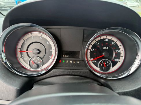 Used 2014 Dodge Grand Caravan SXT FWD image 18