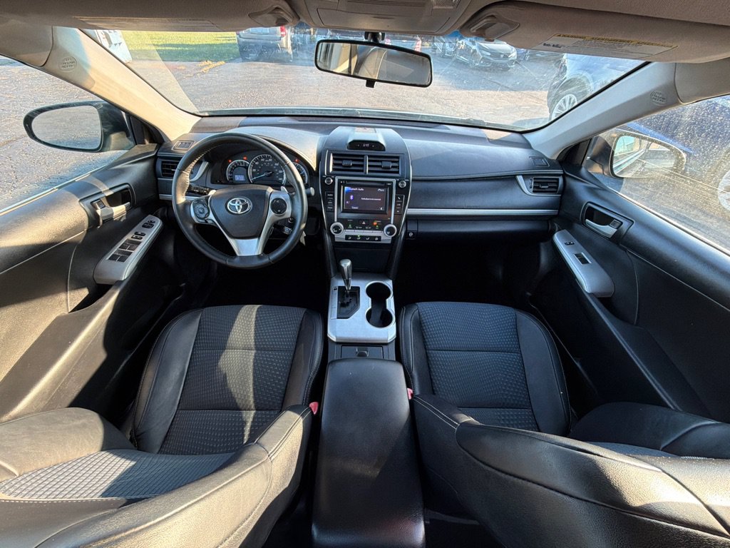 Used 2014 Toyota Camry SE FWD image 16