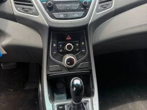 Used 2016 Hyundai Elantra SE FWD image 10