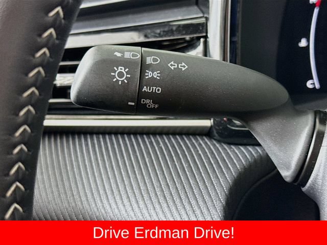 Used 2026 Toyota Camry SE FWD image 15