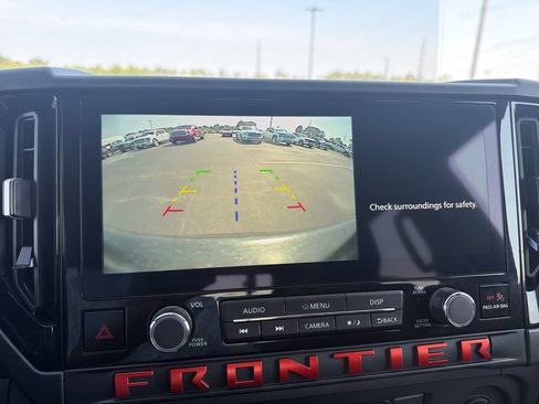 Used 2025 Nissan Frontier PRO-4X AWD/4WD image 21