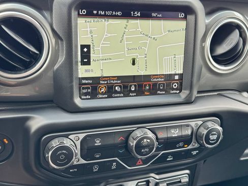 Used 2021 Jeep Wrangler Unlimited Sahara w/ Uconnect 4C Nav & Sound Group AWD/4WD image 23
