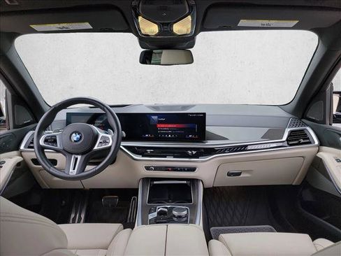 Used 2024 BMW X5 M60i AWD/4WD image 18