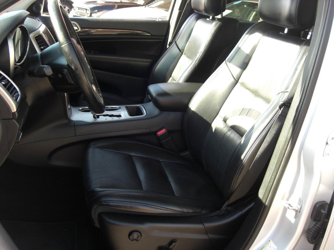 Used 2011 Jeep Grand Cherokee Laredo AWD/4WD image 21
