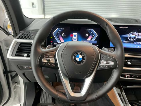 Used 2024 BMW X5 xDrive40i w/ Premium Package AWD/4WD image 17