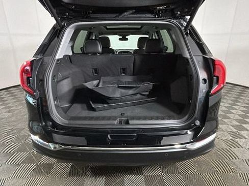 Used 2023 GMC Terrain SLT w/ Infotainment Package II AWD/4WD image 28