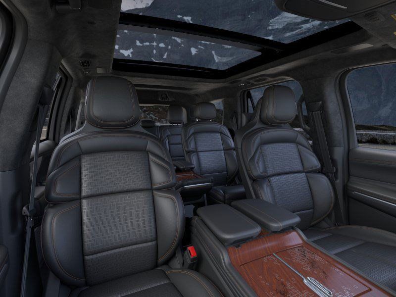 Used 2025 Lincoln Navigator Black Label AWD/4WD image 10