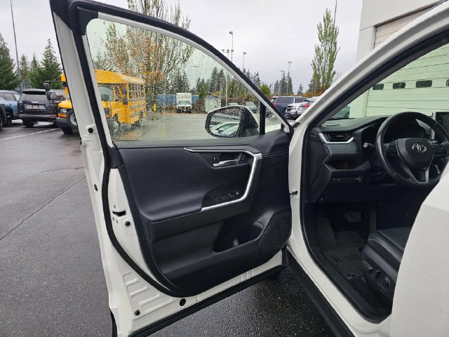 Used 2021 Toyota RAV4 Limited AWD/4WD image 18