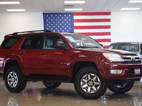 Used 2005 Toyota 4Runner SR5 image 1