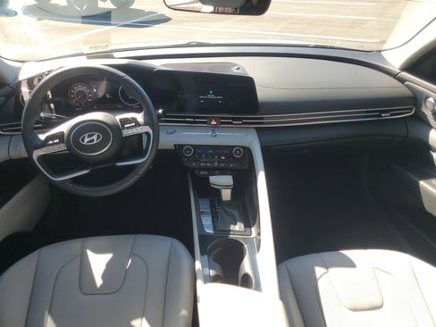 Used 2024 Hyundai Elantra Limited image 13