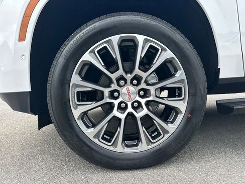New 2026 GMC Yukon XL Denali w/ Denali Reserve Package image 12