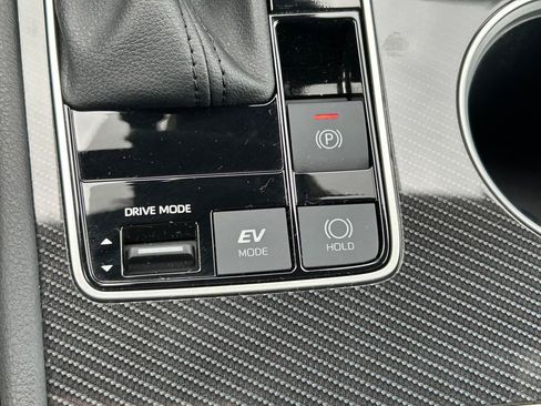 Used 2025 Toyota Sienna XSE w/ XSE Premium Package AWD/4WD image 34