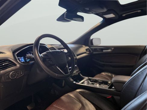 Used 2020 Ford Edge Titanium w/ Equipment Group 301A image 10