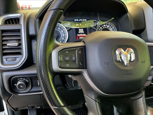 Used 2024 RAM 2500 Tradesman w/ Chrome Appearance Group AWD/4WD image 12