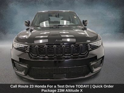 Used 2025 Jeep Grand Cherokee Altitude