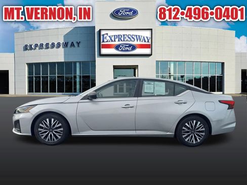 Used 2024 Nissan Altima 2.5 SV image 10