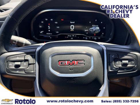 Used 2024 GMC Yukon SLT RWD image 25