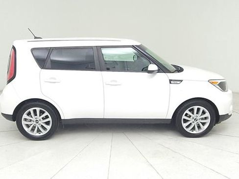 Used 2018 Kia Soul + image 4