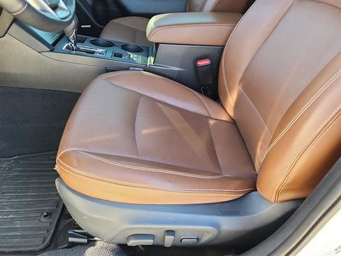 Used 2018 Subaru Outback 3.6R Touring w/ Popular Package #3 image 9