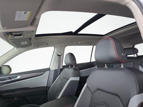New 2026 Volkswagen Atlas Peak Edition AWD/4WD image 18