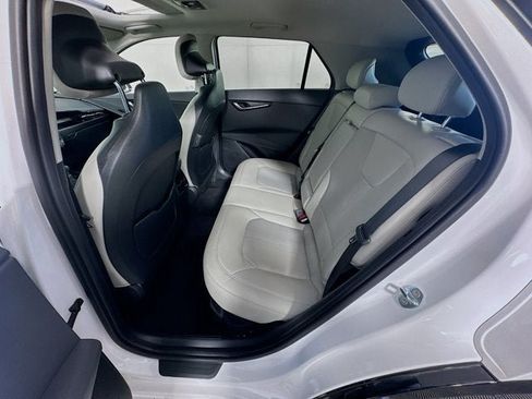 Certified 2023 Kia Niro EX Touring FWD image 24