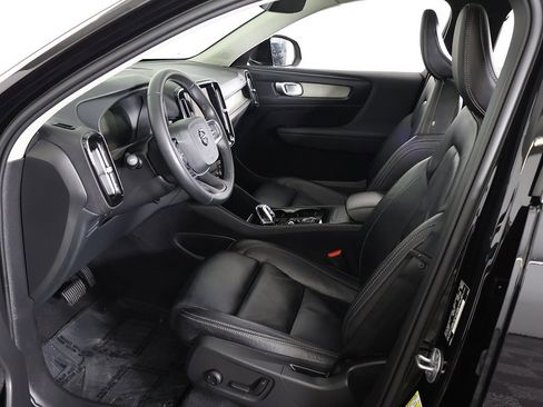 Used 2023 Volvo XC40 B5 Plus w/ Protection Package Premier image 34