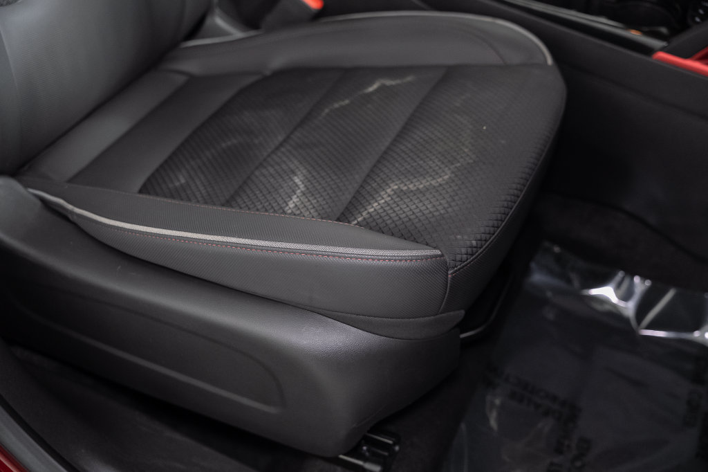 Used 2023 Chevrolet TrailBlazer RS w/ Sun and Liftgate Package FWD image 27