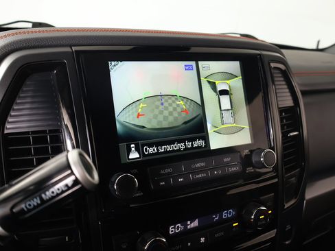 Used 2021 Nissan Titan PRO-4X w/ Pro-4x Convenience Package AWD/4WD image 6