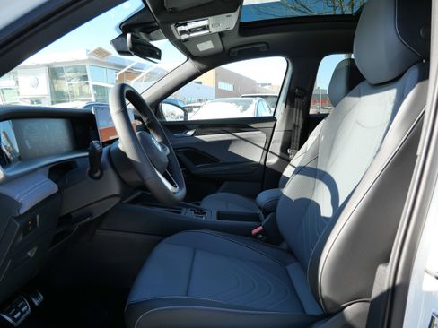 New 2026 Volkswagen Tiguan SE R-Line image 3