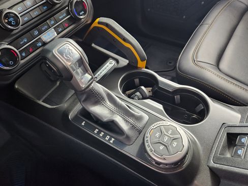 Used 2023 Ford Bronco Badlands image 24