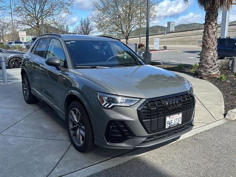 Used 2025 Audi Q3 2.0T Premium w/ Convenience Package image 4