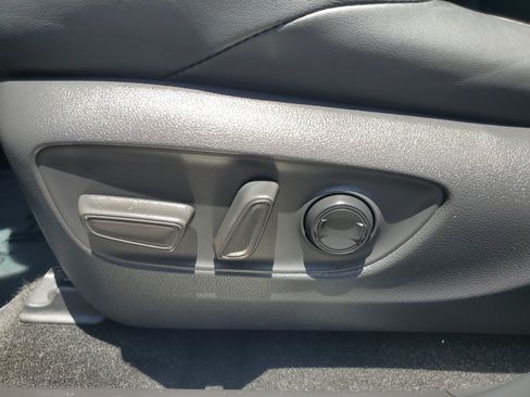 Certified 2024 Toyota Venza XLE AWD/4WD image 22