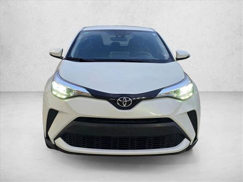 Used 2020 Toyota C-HR LE FWD image 2