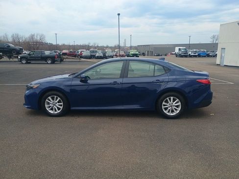 Used 2025 Toyota Camry LE w/ Convenience Package AWD/4WD image 4