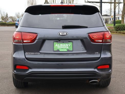 Used 2019 Kia Sorento LX image 5