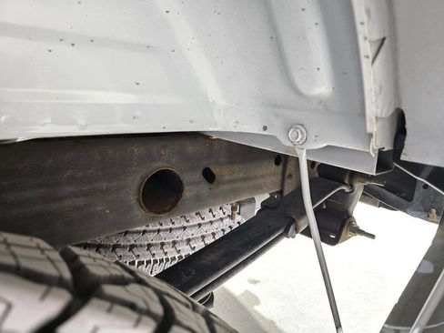 Used 2005 Chevrolet Silverado 1500 4x4 Crew Cab w/ Safe And Sound Package image 32