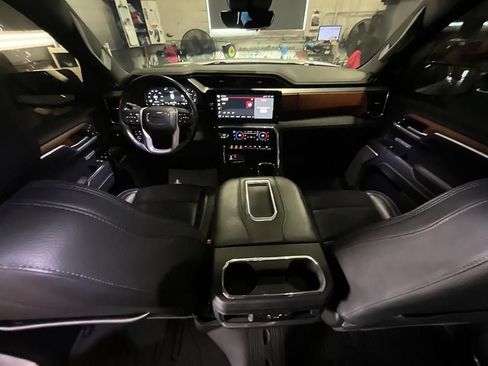 Used 2022 GMC Sierra 1500 Denali w/ Denali Reserve Package AWD/4WD image 3