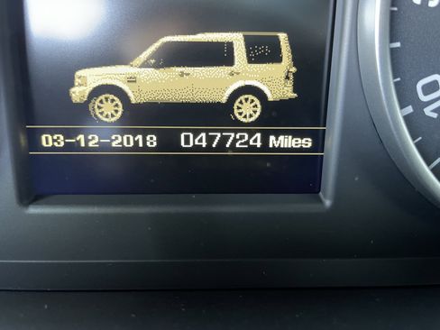 Used 2016 Land Rover LR4 HSE LUX image 25