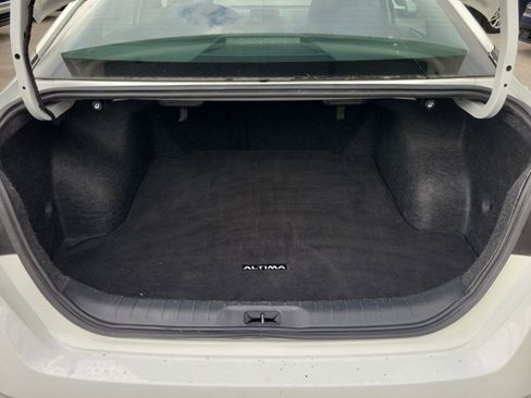 Used 2025 Nissan Altima 2.5 SV FWD image 7