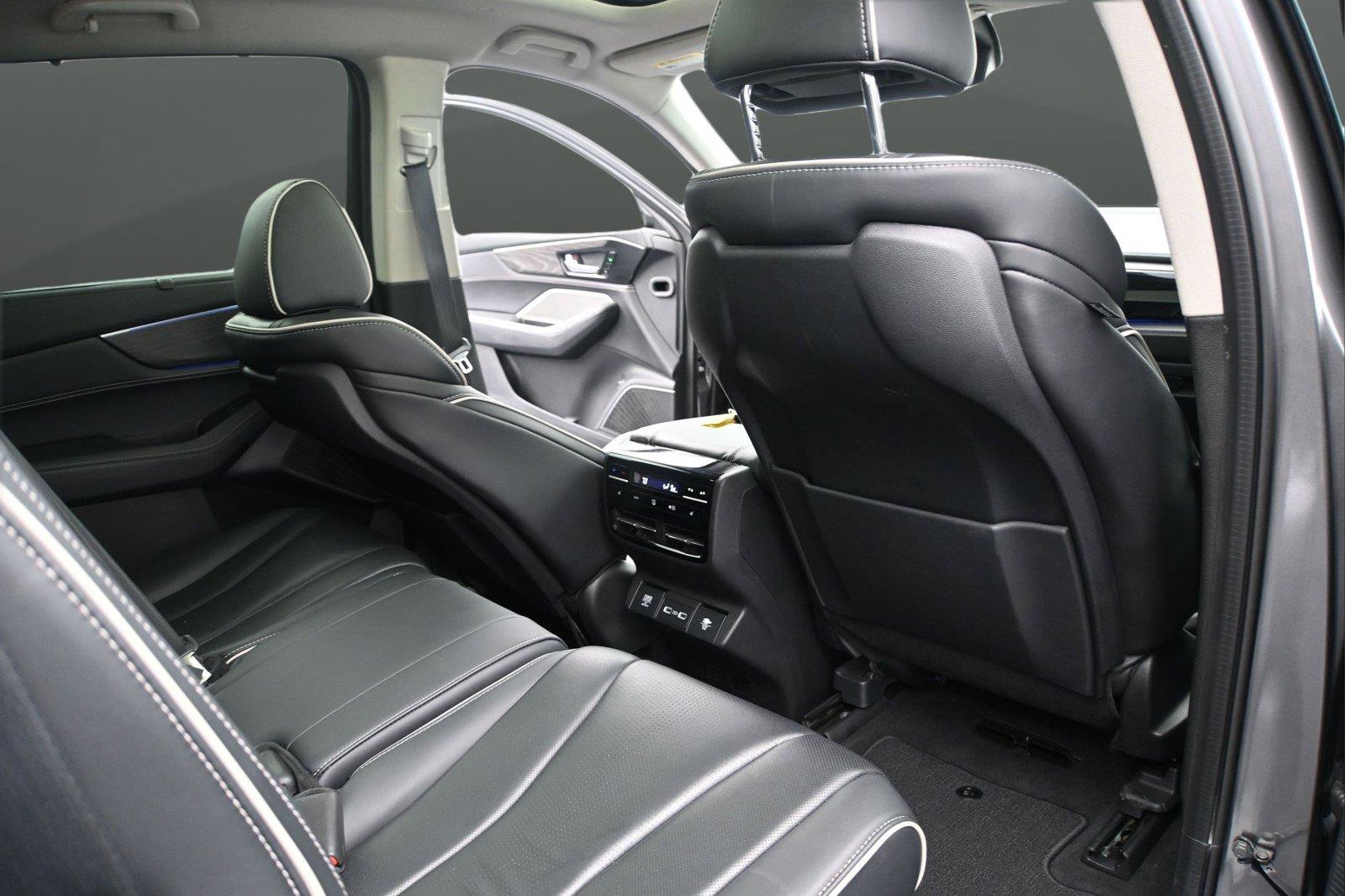Certified 2023 Acura MDX w/ Advance Package AWD/4WD image 18
