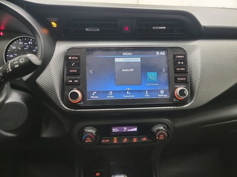 Used 2022 Nissan Kicks SV image 21