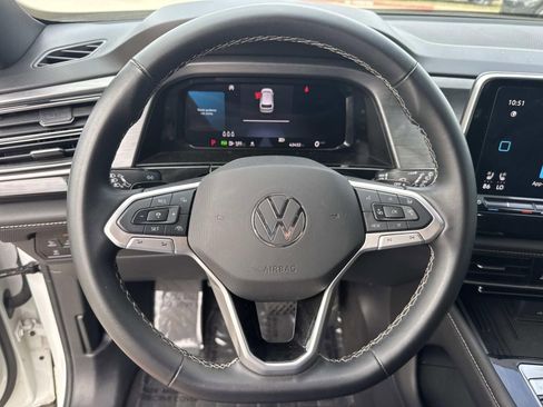 Used 2025 Volkswagen Atlas Cross Sport SE image 21