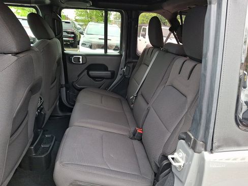 Used 2023 Jeep Wrangler Unlimited AWD/4WD image 9