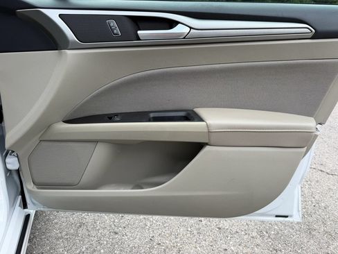 Used 2019 Ford Fusion SE FWD image 29