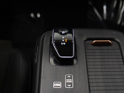 Used 2023 Nissan Ariya ENGAGE e-4ORCE image 17